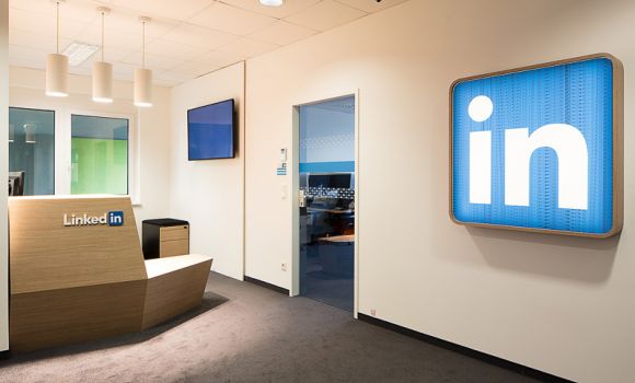 linkedin-video2brain-buero-office-oesterreich-graz-bueros-gnesda-markus-kaiser-01-9836