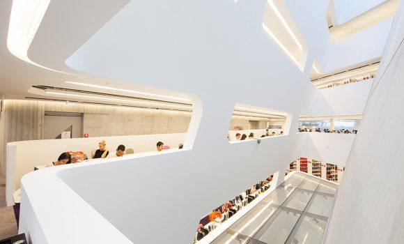 zaha-hadid-library-learning-center-wu-campus-vienna-markus-kaiser-15-0452