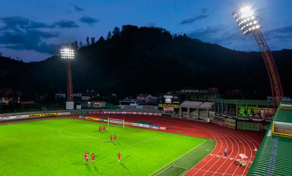 zumtobel-thorn-lighting-fussball-stadion-kapfenberg-5049