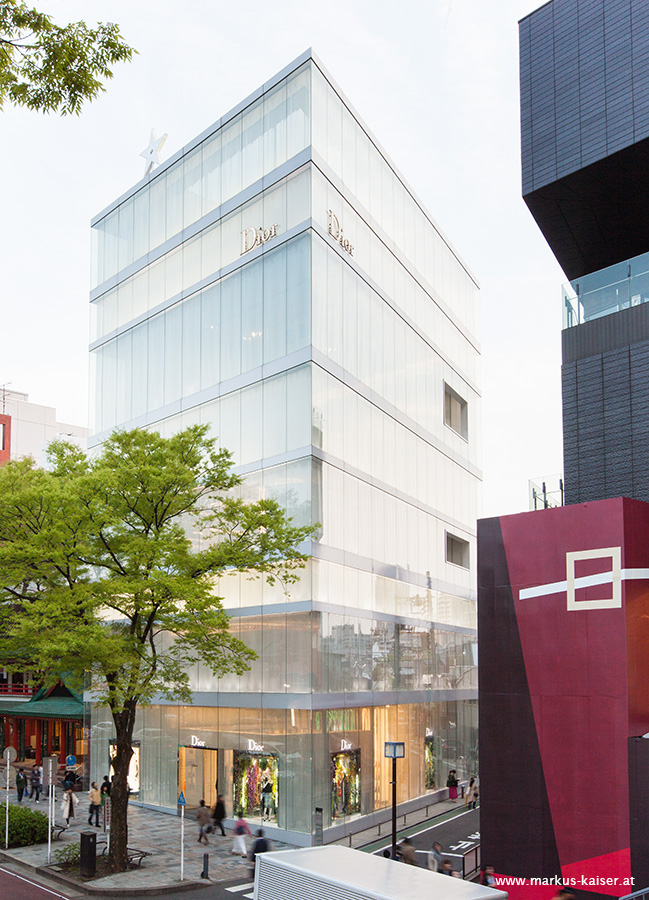 tl_files/bilder_portfolio/sanaa-dior-omotesando-tokyo/SANAA-DIOR-Omotesando-Tokyo-Markus-Kaiser-7451.jpg