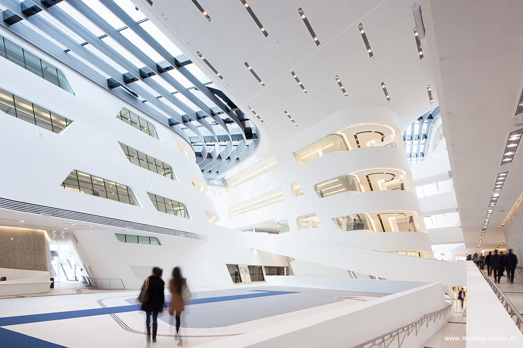 tl_files/bilder_portfolio/zaha-hadid-library-and-learning-center/zaha-hadid-library-learning-center-wu-campus-vienna-markus-kaiser-02-0273.jpg